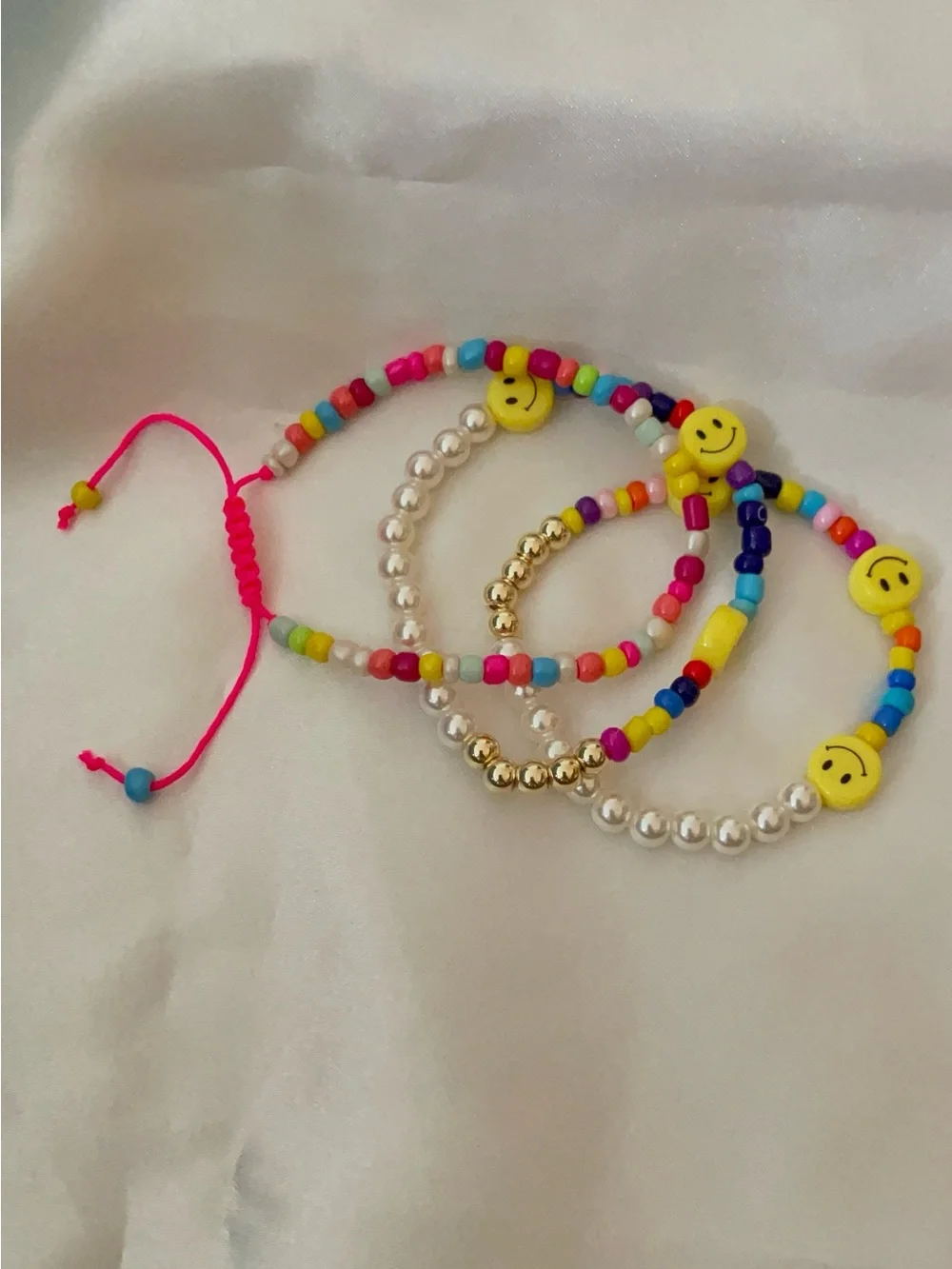 Fashion Jewelry Multicolor Beaded Kids Bracelets with Yellow Smile Charms